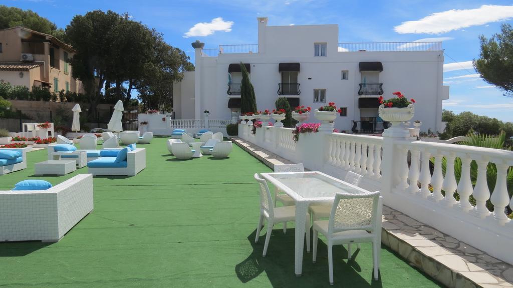 Hotel La Calanque Cavalaire-sur-Mer Exterior foto